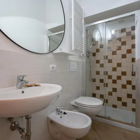 Apartment Ravel Cozy Near The Duomo Florence