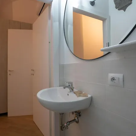 Apartment Ravel Cozy Near The Duomo *